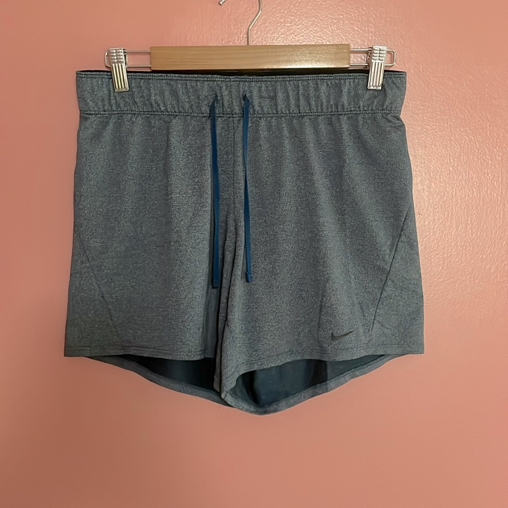 Active wear shorts